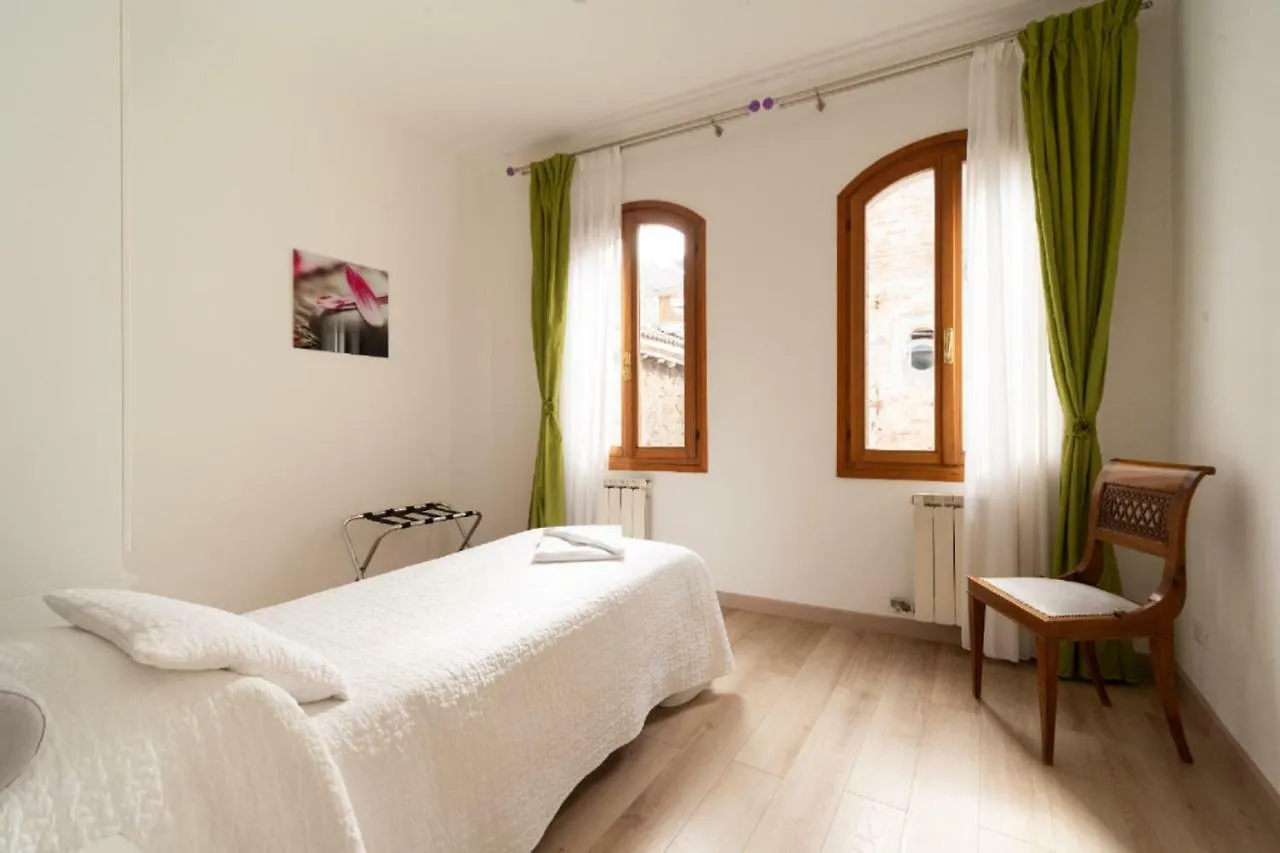 Serenissima Apartments Venice 0*,